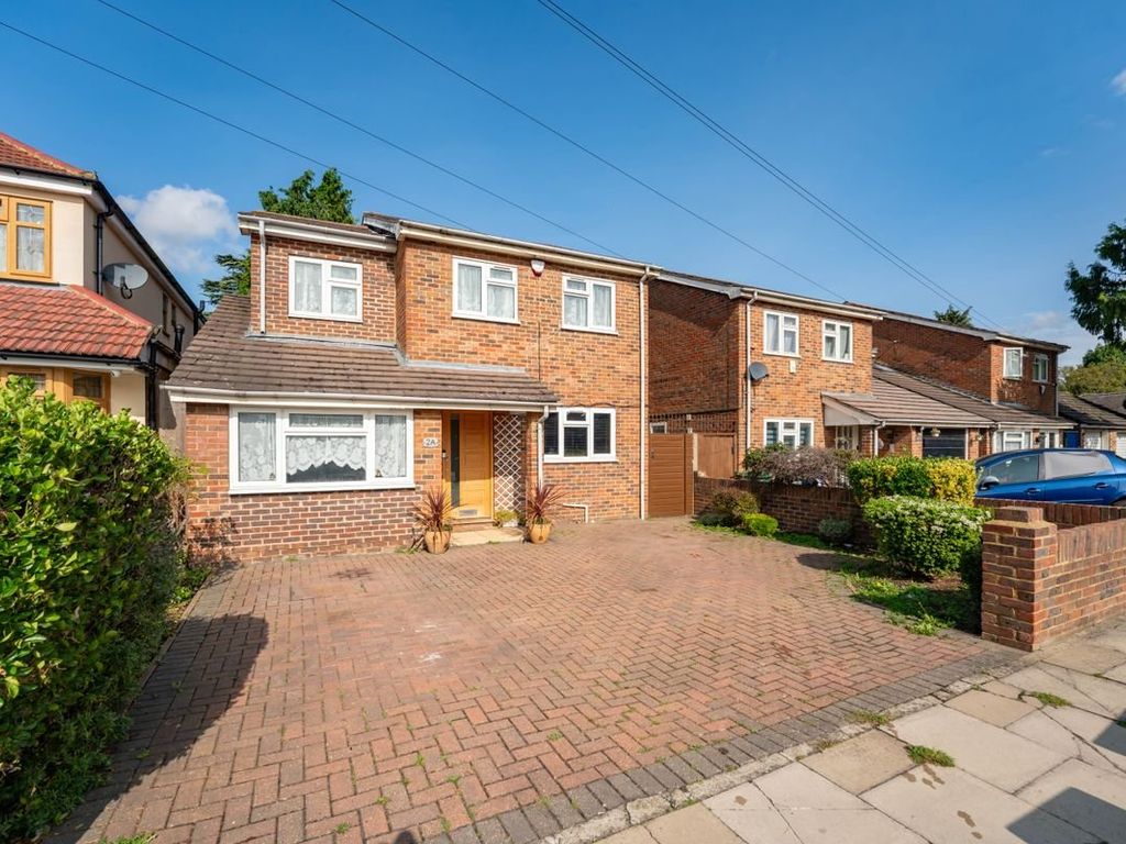 5 bed detached house for sale in Alleyn Park, Southall UB2, £880,000