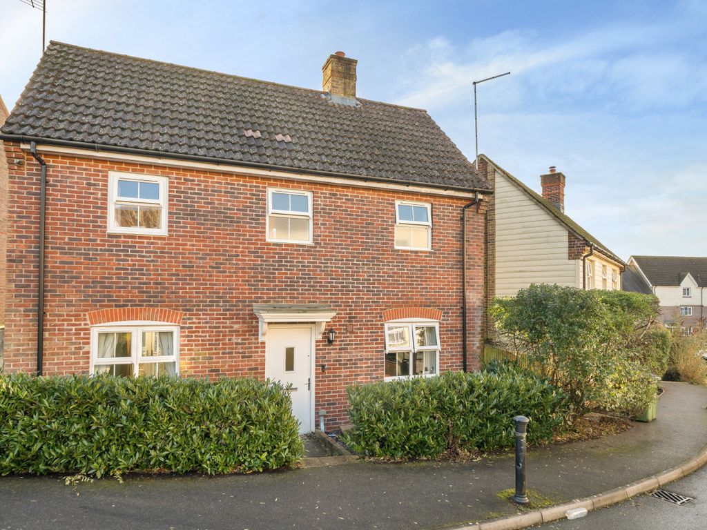 3 bed detached house for sale in Harwood Close, Codmore Hill