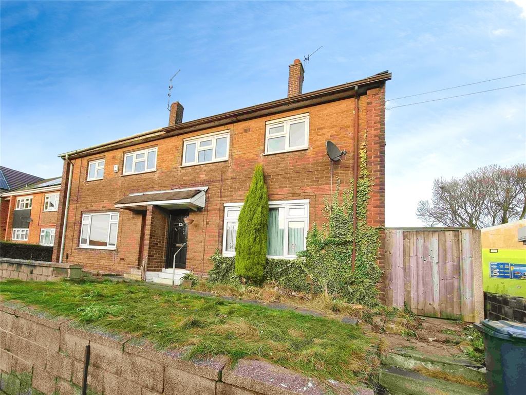 3 bed semidetached house for sale in Newcastle Street, Middleport