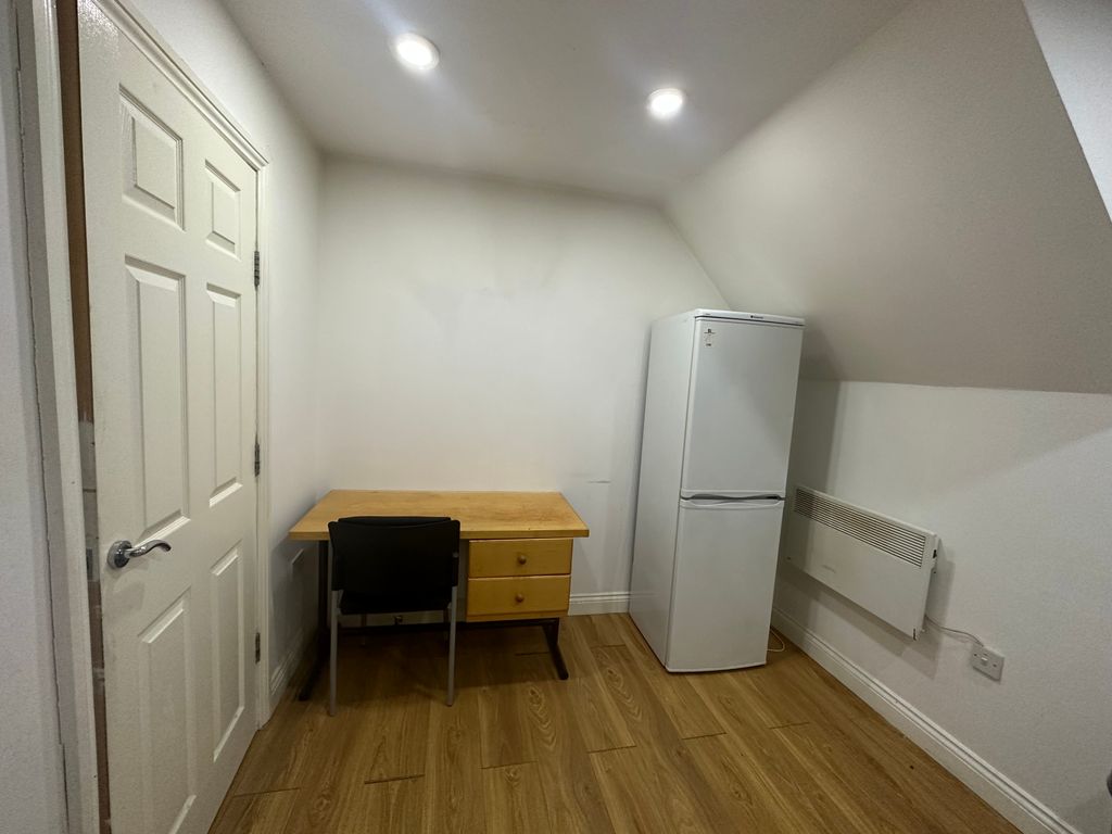 1 bed flat to rent in Westcotes Drive, Off Narborough Road, Leicester LE3, £795 pcm Zoopla