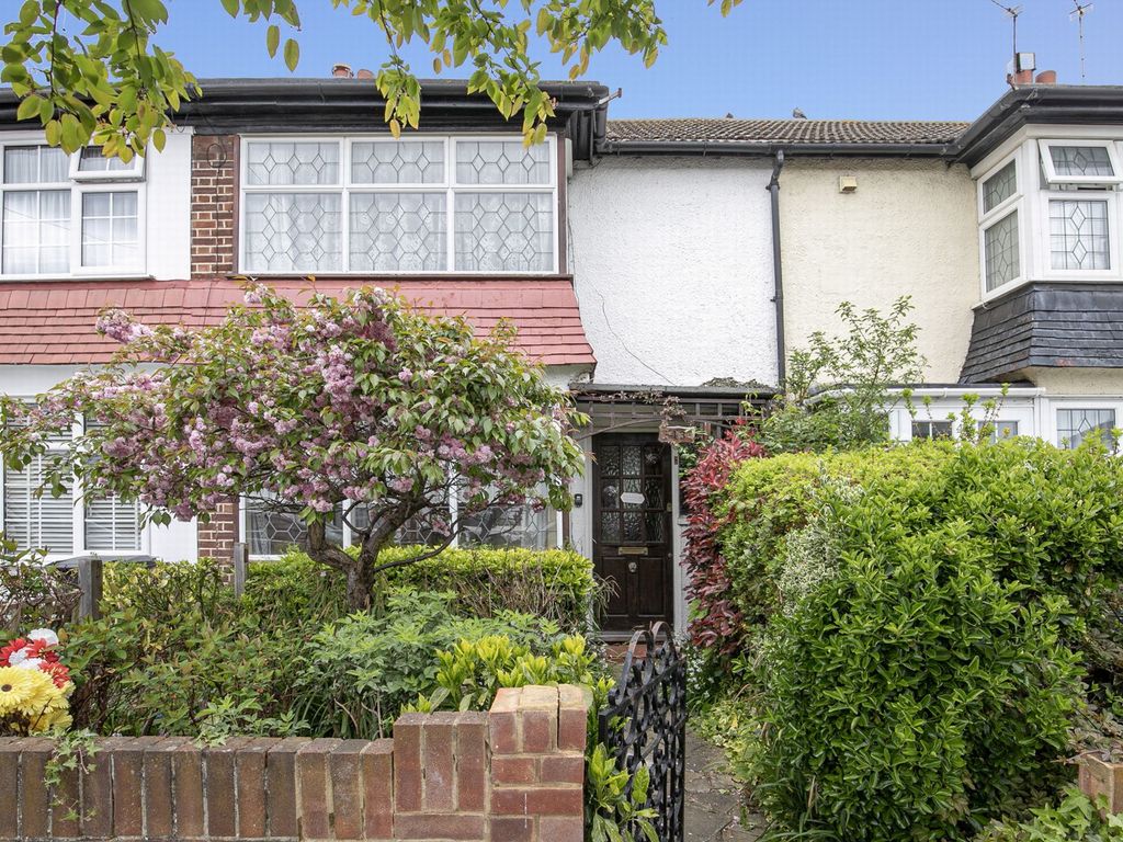 2 bed terraced house for sale in Avondale Drive, Loughton IG10 Zoopla