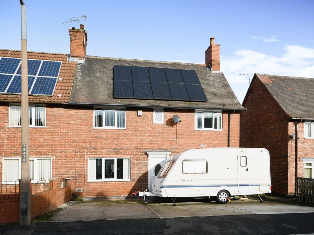 3 bed semidetached house for sale in Lime Avenue, Staveley