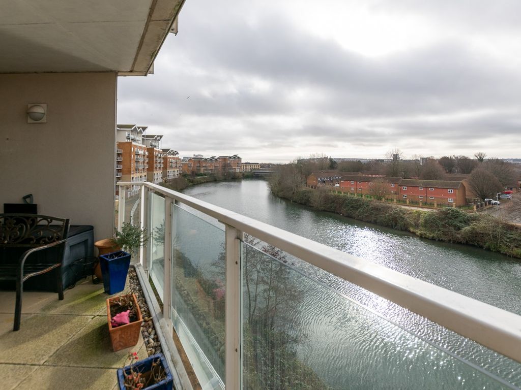 2 bed flat for sale in Century Wharf, Cardiff CF10, £210,000 Zoopla