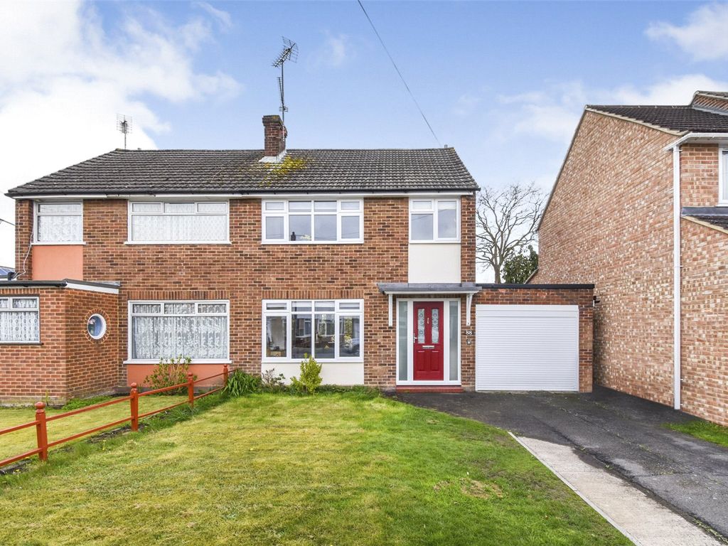 3 bed semidetached house for sale in Field Way, Aldershot, Hampshire