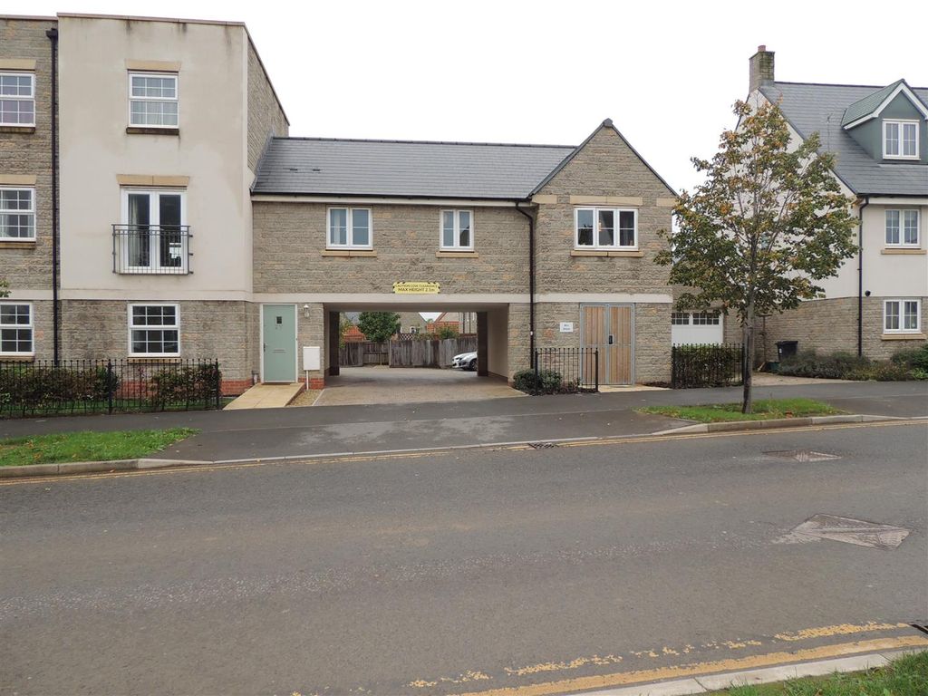 2 bed detached house to rent in Honeysuckle Road, Emersons Green