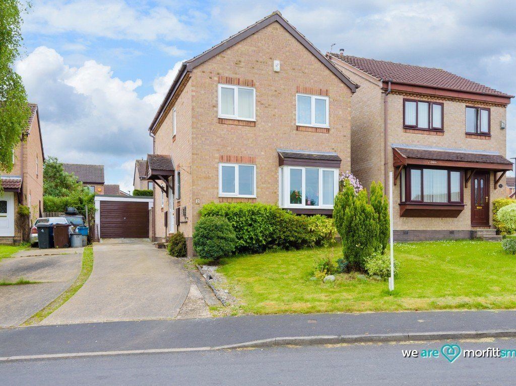3 bed detached house for sale in Horton Close, Halfway, Sheffield S20