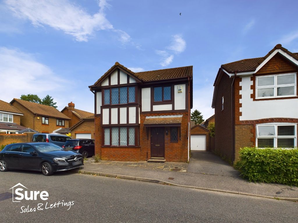 3 bed detached house to rent in Kenilworth Close, Hemel Hempstead