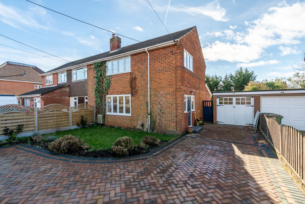 3 bed semidetached house for sale in Pound Road, Southampton SO31, £