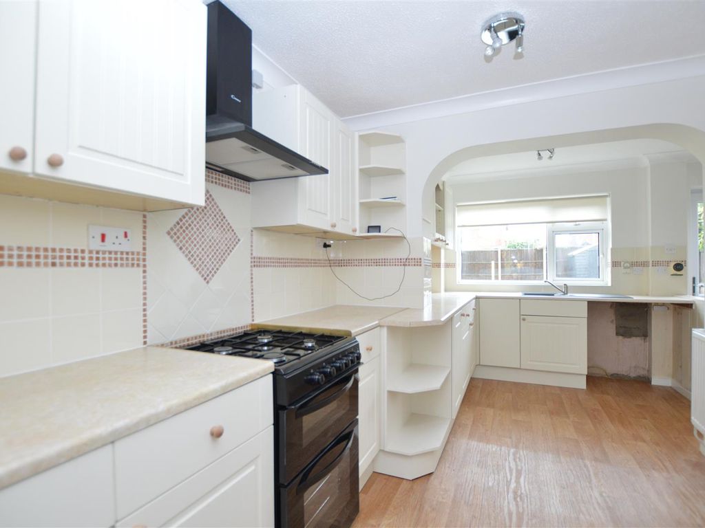 4 bed property to rent in Laburnum Close, Horsford, Norwich NR10, £