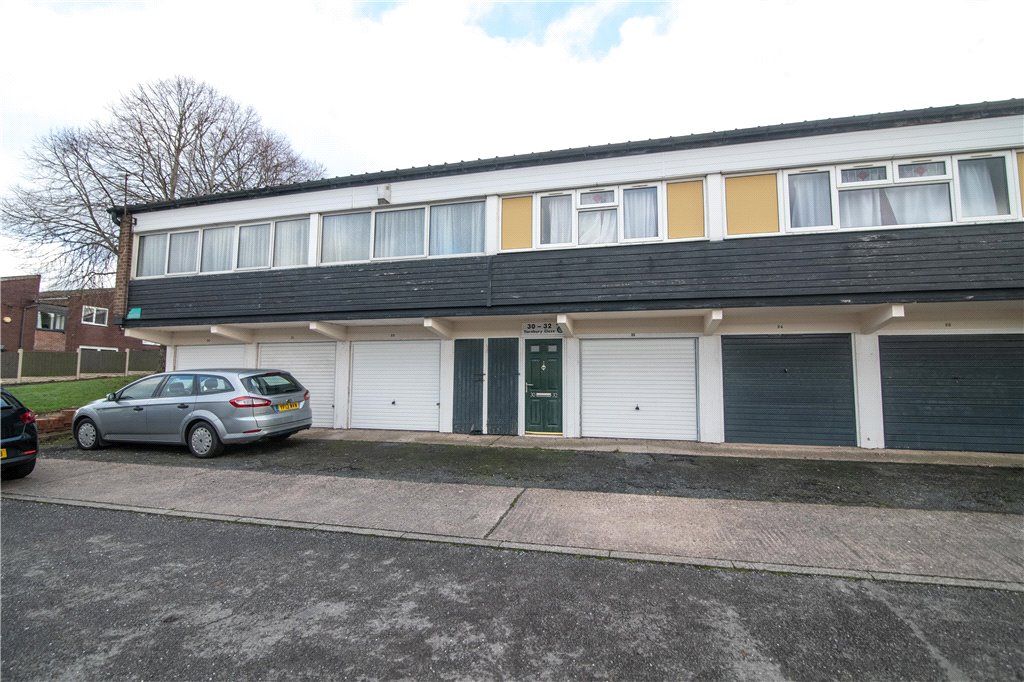 2 bed flat for sale in Yarnbury Close, Druids Heath, Birmingham B14