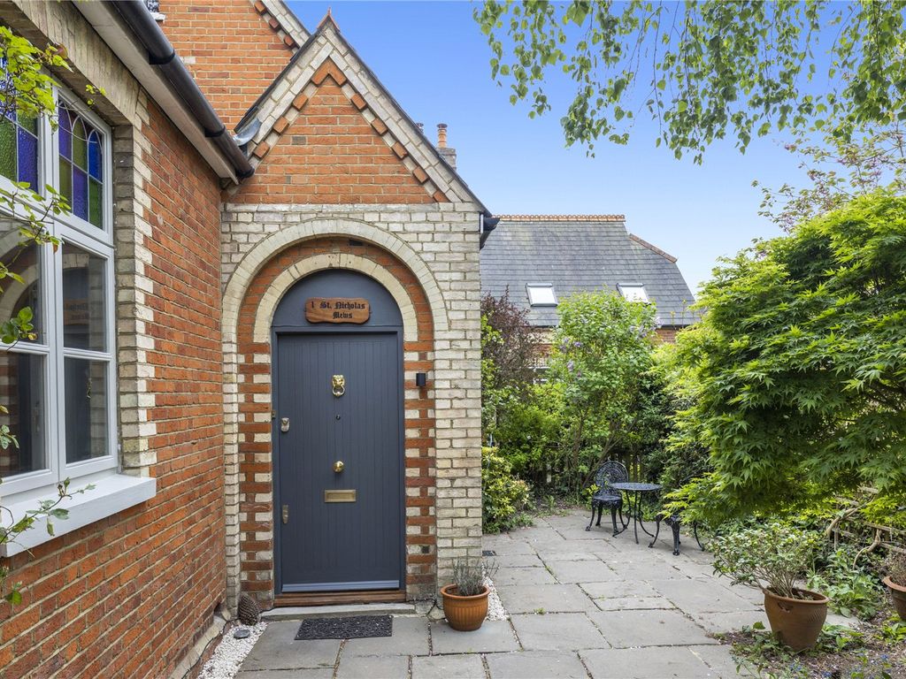 2 bed semidetached house for sale in Church Walk, Thames Ditton