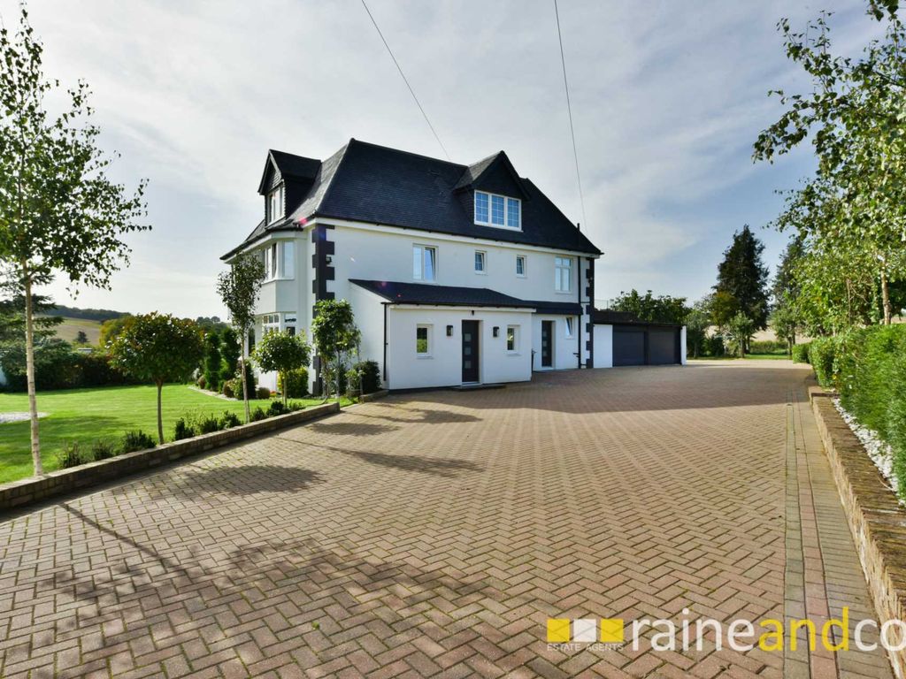 7 bed detached house for sale in St Albans Road, Codicote SG4, £