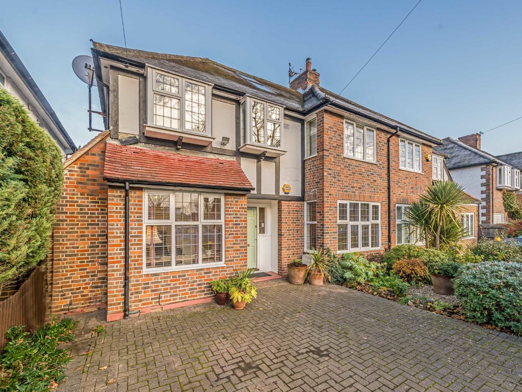 5 bed semidetached house for sale in Arundel Road, Norbiton, Kingston