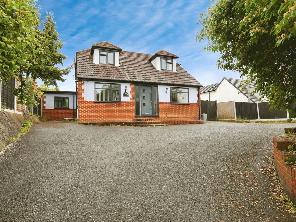 5 bed bungalow for sale in Hill Road, Portchester, Fareham PO16, £