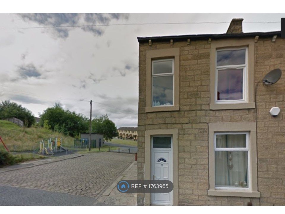 4 bed end terrace house to rent in Hawley Street, Colne BB8 Zoopla