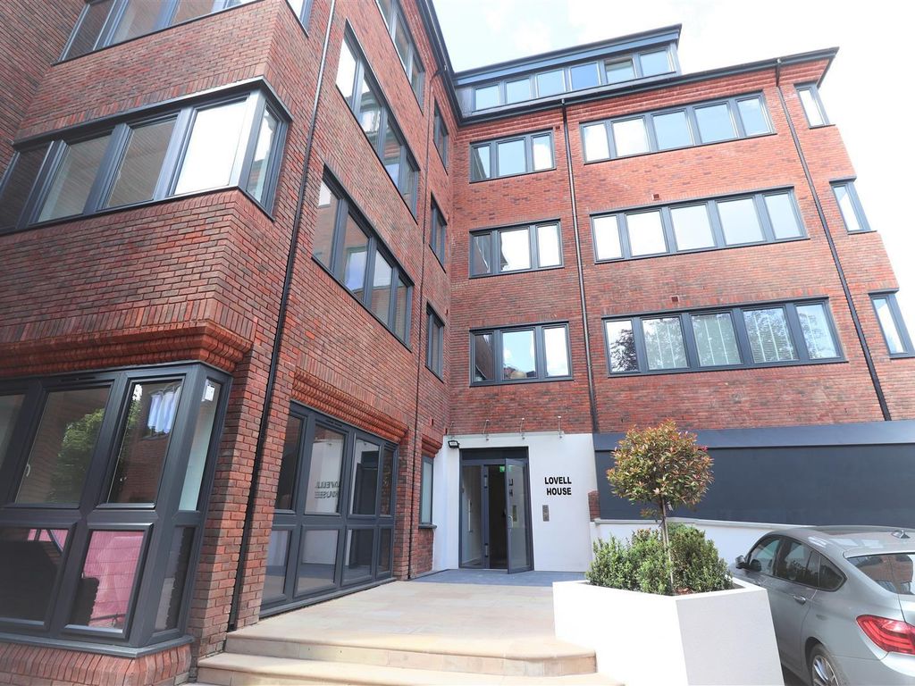 1 bed flat to rent in High Street, Uxbridge UB8, £1,300 pcm Zoopla