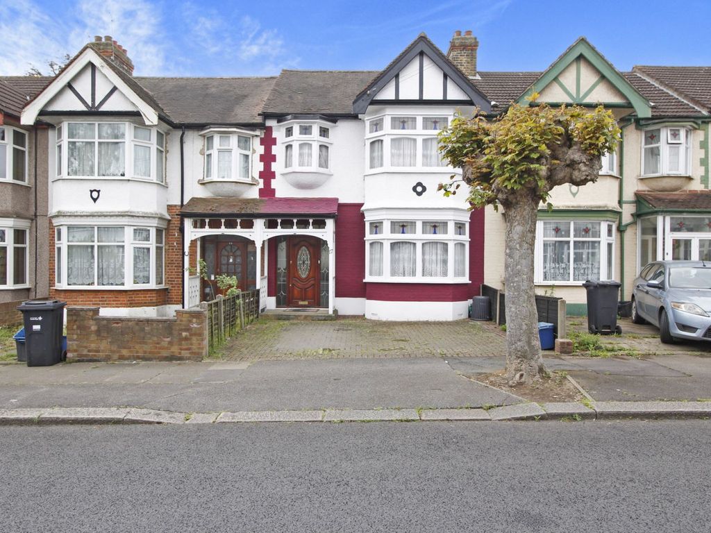 3 bed terraced house for sale in Queenborough Gardens, Ilford IG2 Zoopla