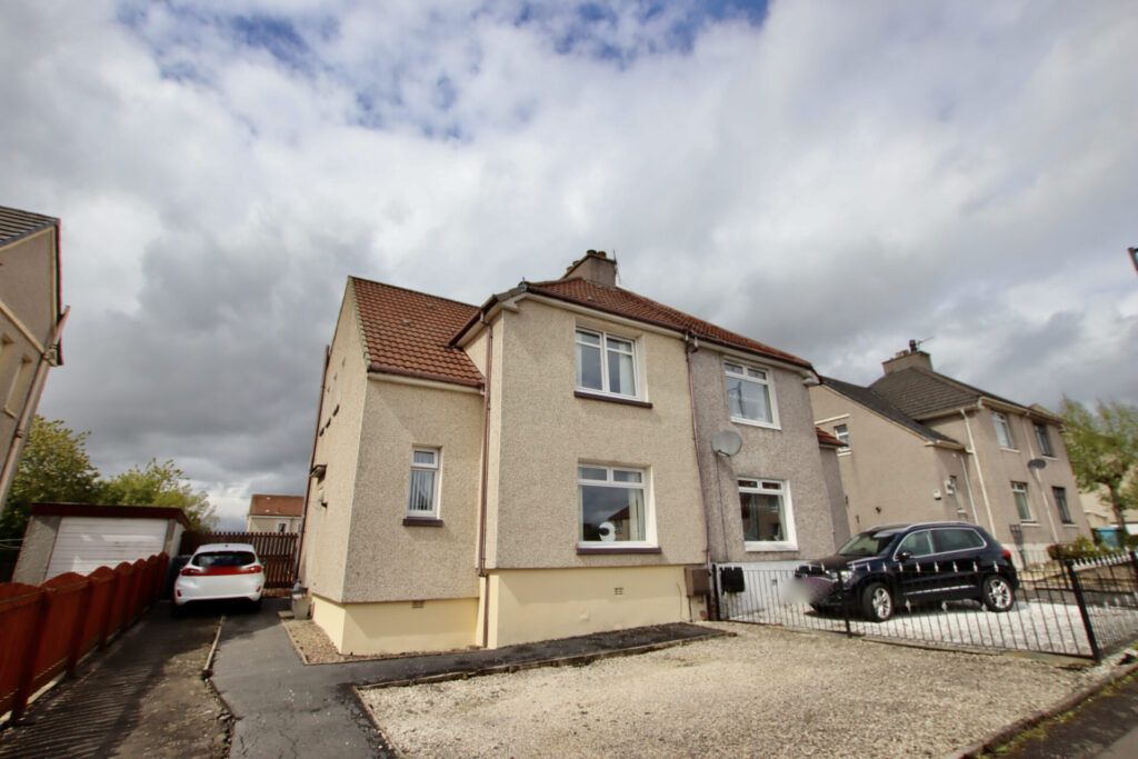 3 bed semidetached house for sale in Woodburn Avenue, Cairnhill