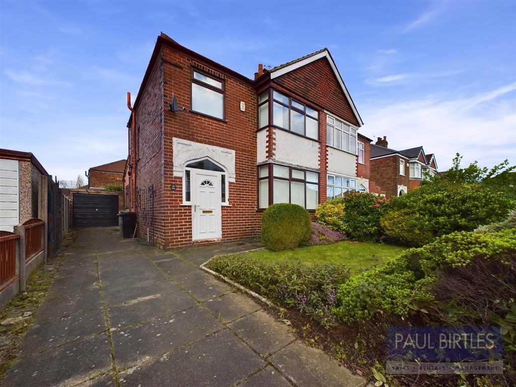 3 bed semidetached house for sale in Stretton Avenue, Stretford