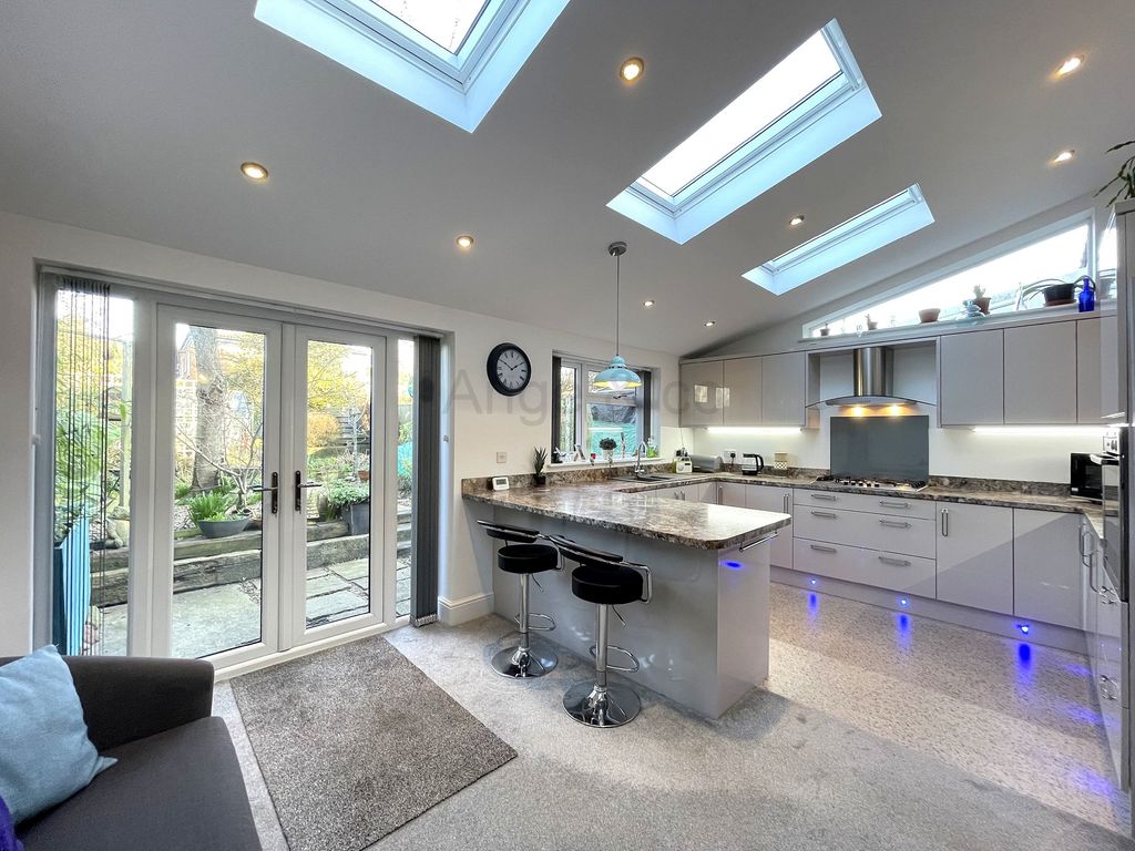 3 bed semidetached house for sale in Laurel Road, Lowestoft NR33 Zoopla