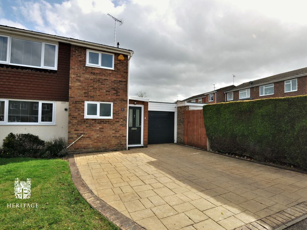 3 bed semidetached house for sale in Sherwood Way, Feering, Essex CO5