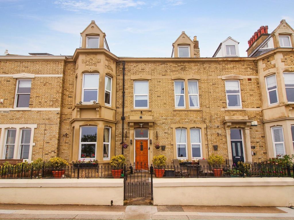 6 bed terraced house for sale in Beverley Terrace, Cullercoats, North