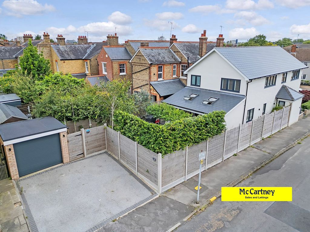 5 bed detached house for sale in Rosebery Road, Chelmsford CM2, £840,000 Zoopla