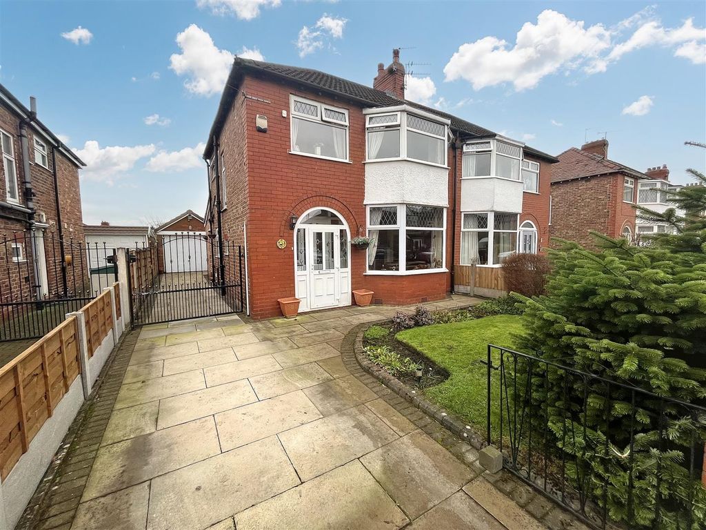 3 bed semidetached house for sale in Mossdale Road, Sale M33 Zoopla