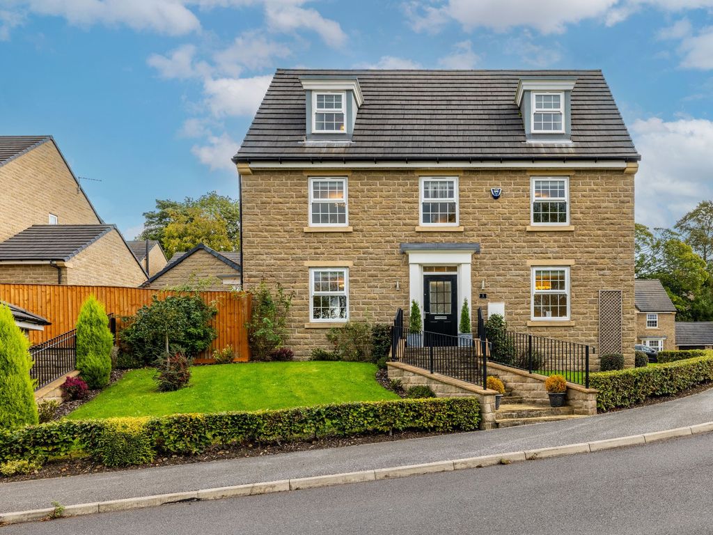 5 bed detached house for sale in Bluebell Drive, Wyke, Bradford BD12, £