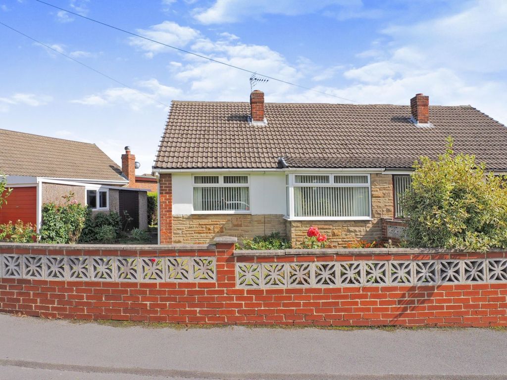2 bed semidetached bungalow for sale in Douglas Avenue, Batley WF17 Zoopla