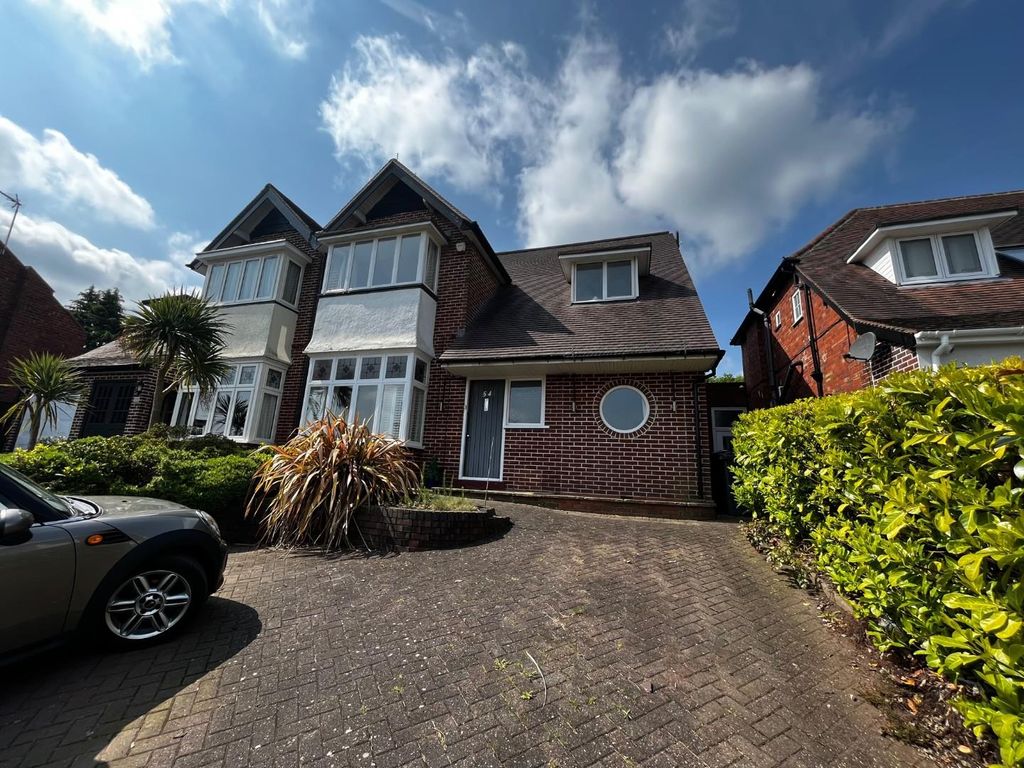 4 bed semidetached house to rent in Pereira Road, Harborne, Birmingham