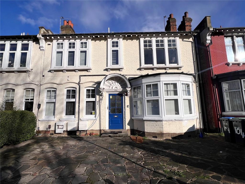 1 bed flat for sale in Palmerston Road, London N22, £210,000 Zoopla