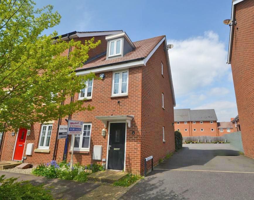 3 bed end terrace house for sale in Lundy Walk, Newton Leys, Milton