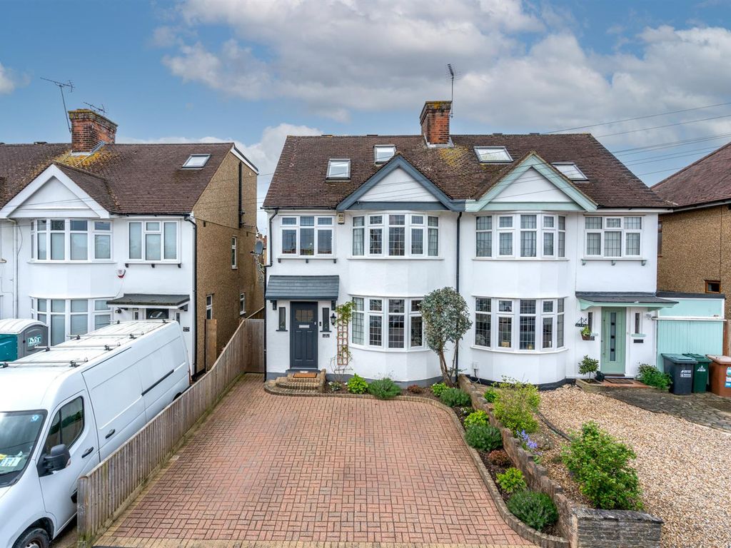 4 bed semidetached house for sale in Rugby Way, Croxley Green