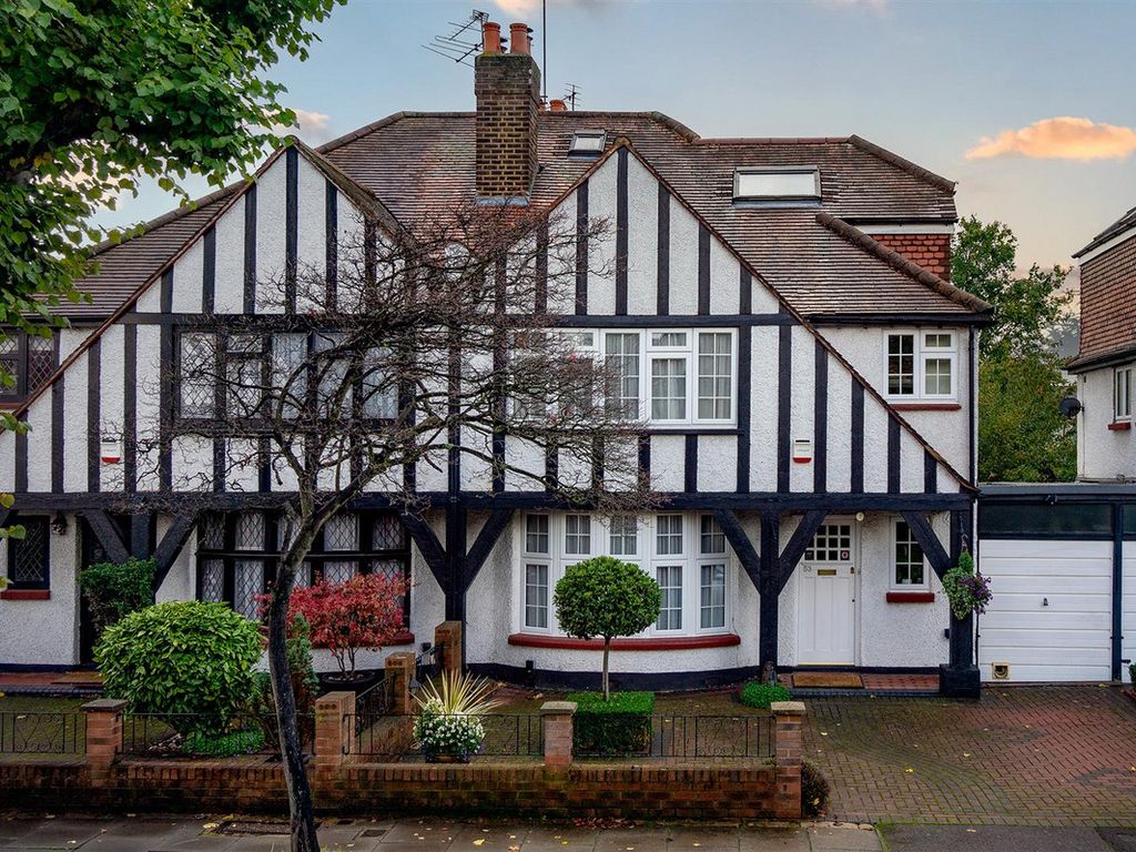 5 bed semidetached house for sale in Queen Annes Grove, London W5, £