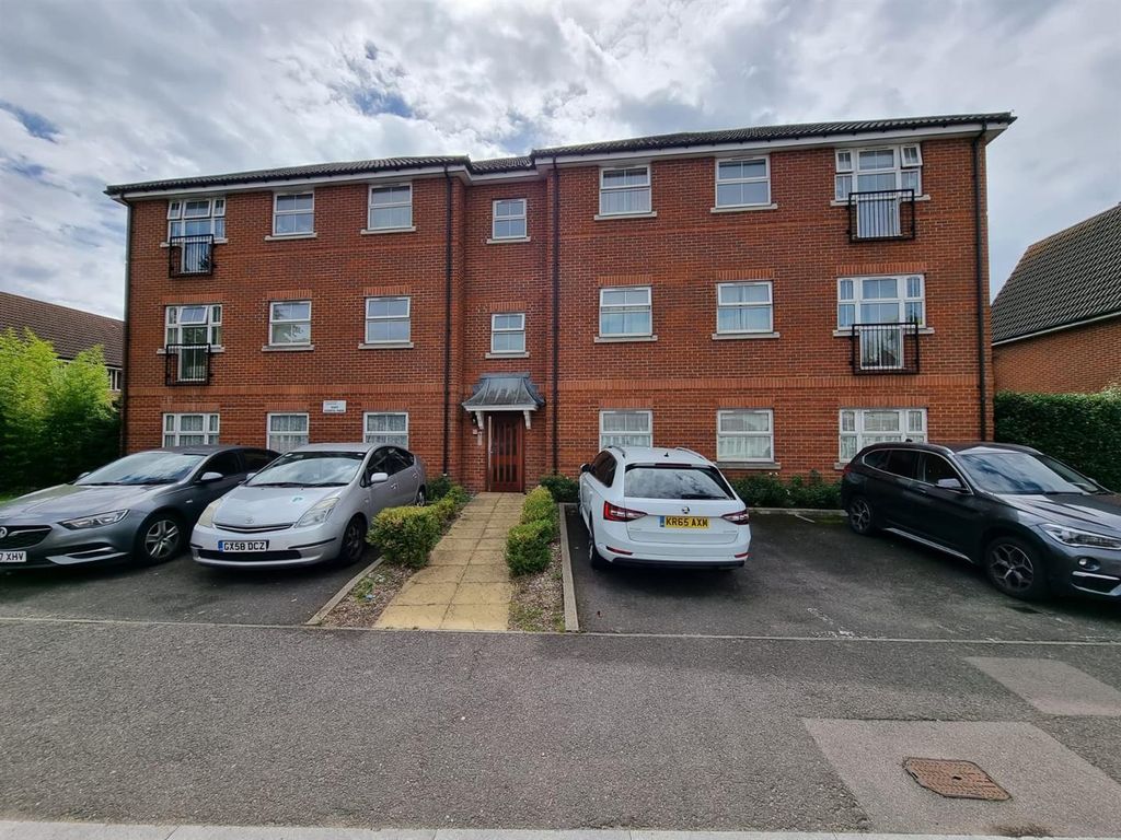 2 bed flat for sale in Vicarage Lane, Ilford IG1, £275,000 Zoopla