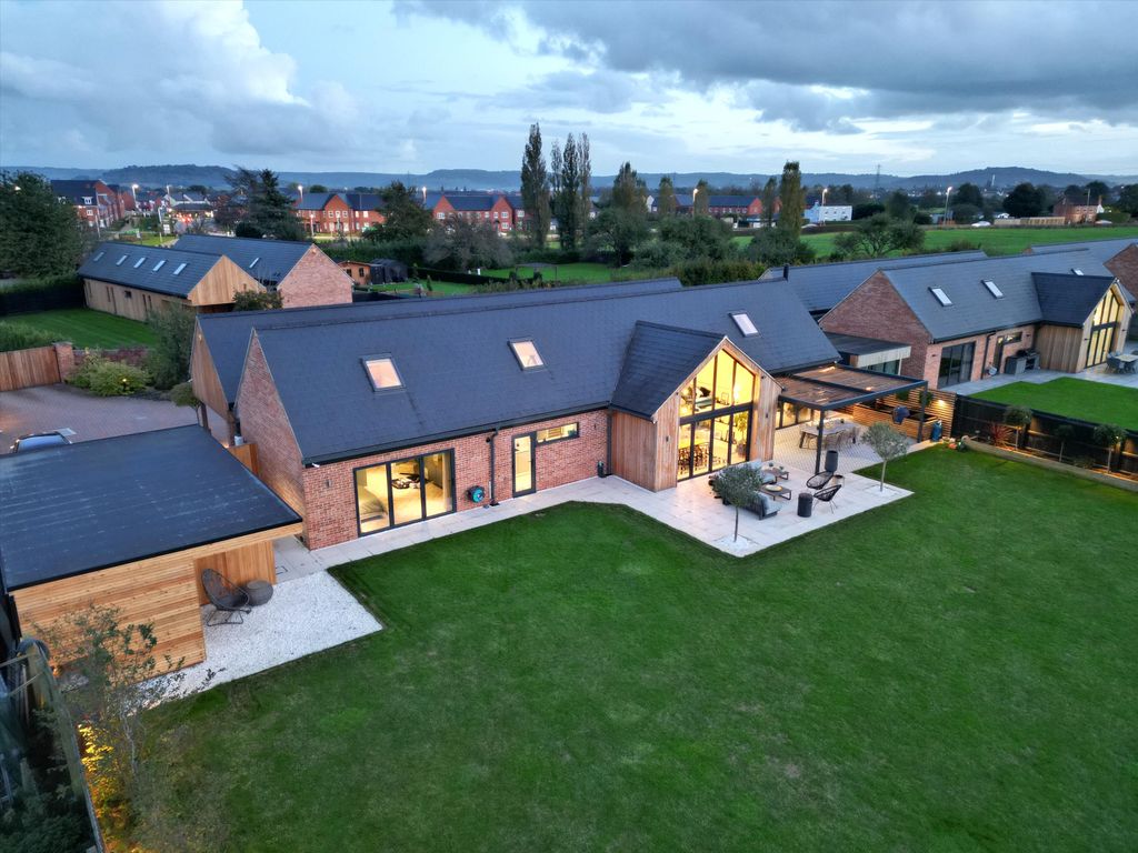 5 bed detached house for sale in Tewkesbury Road, Twigworth, Gloucester