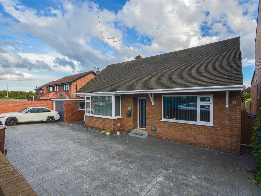 4 bed detached bungalow for sale in Church Road, Altofts, Normanton WF6