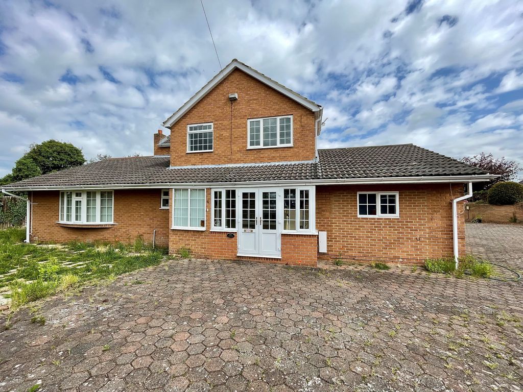 6 bed detached house for sale in The Pines, Greenside, Ryton NE40 Zoopla