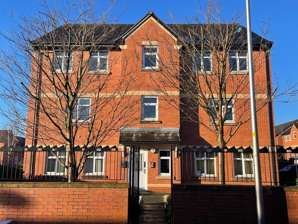 2 bed flat for sale in Pendle Court, Leigh WN7, £99,950 Zoopla