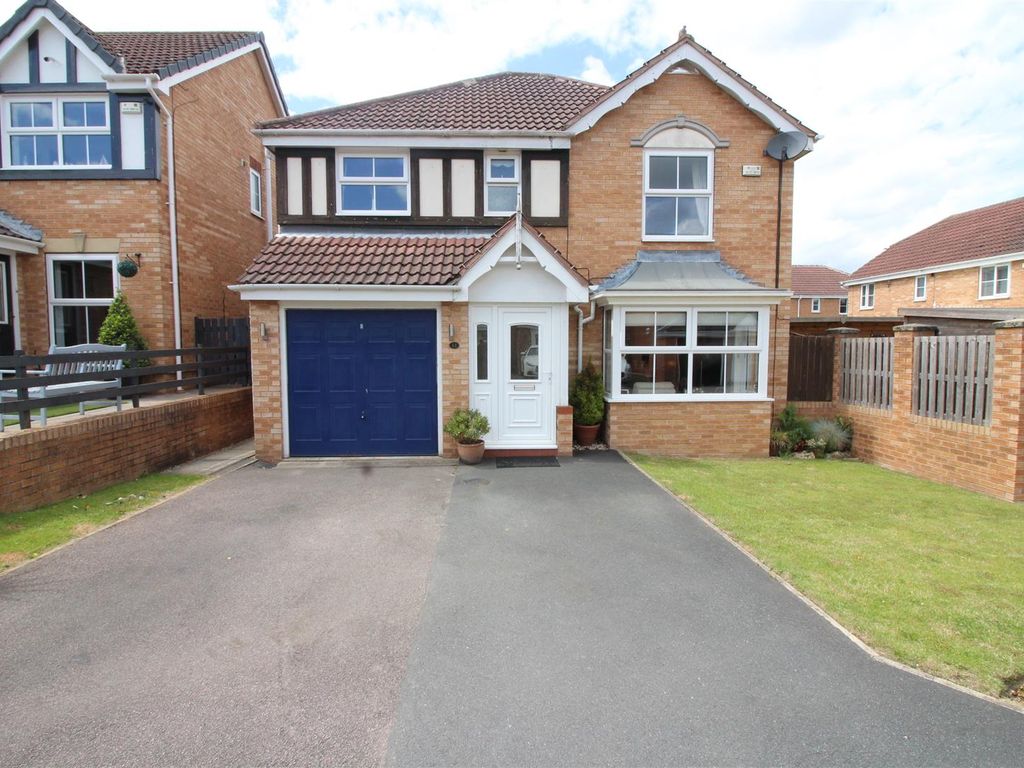 4 bed detached house for sale in East Ridge View, Garforth, Leeds LS25