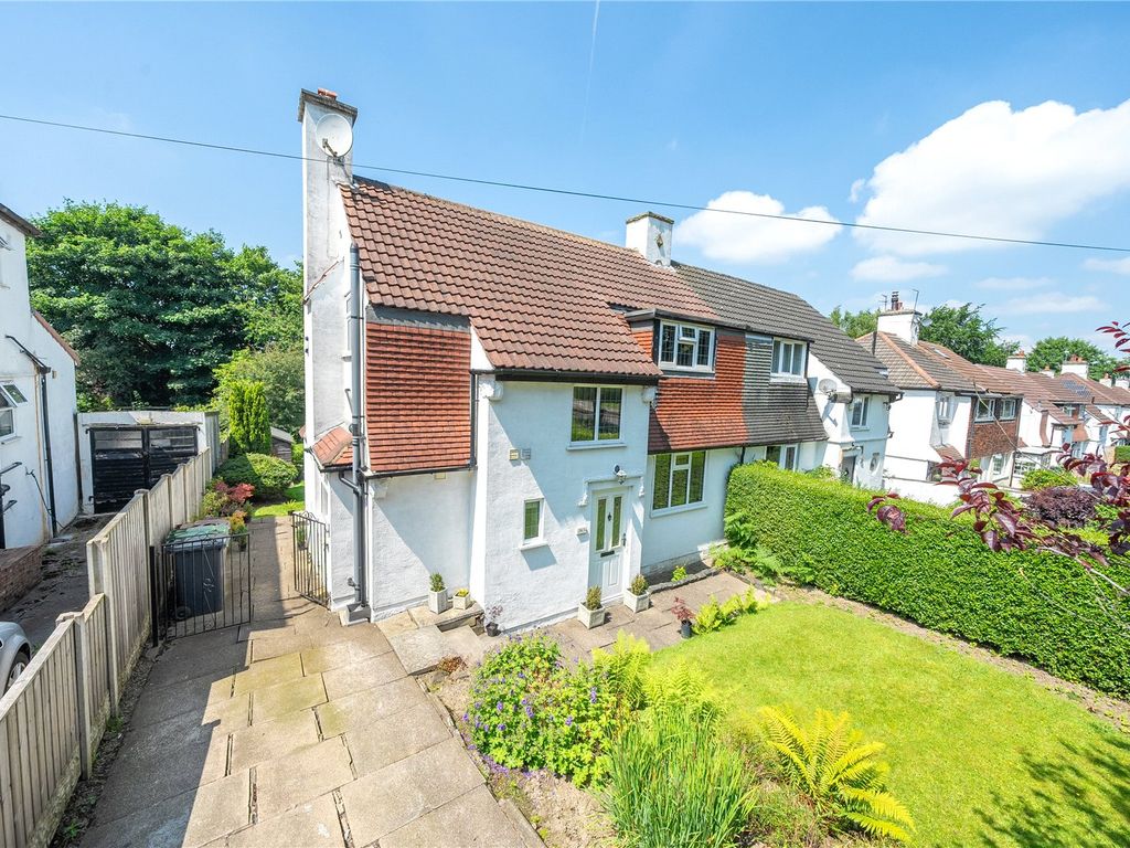 3 bed semidetached house for sale in Scott Hall Road, Leeds, West
