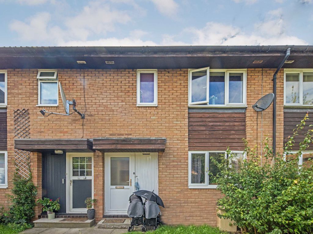 3 bed terraced house for sale in Briar Close, Hampton TW12 Zoopla