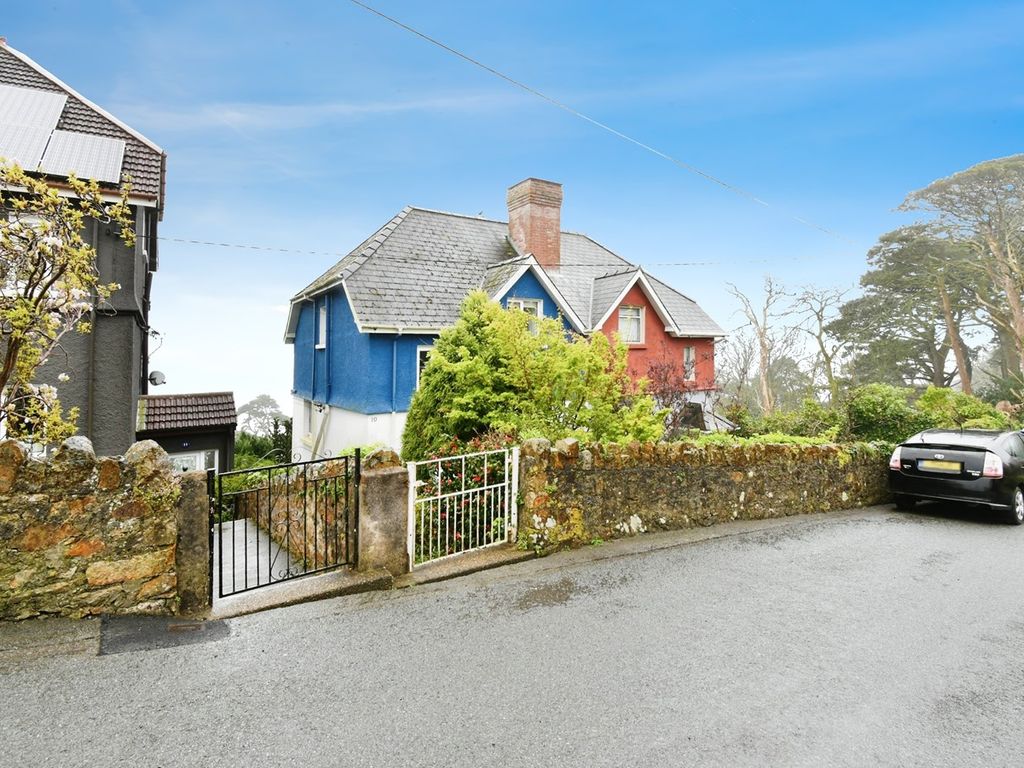 3 bed semidetached house for sale in New Hill Villas, Goodwick SA64, £