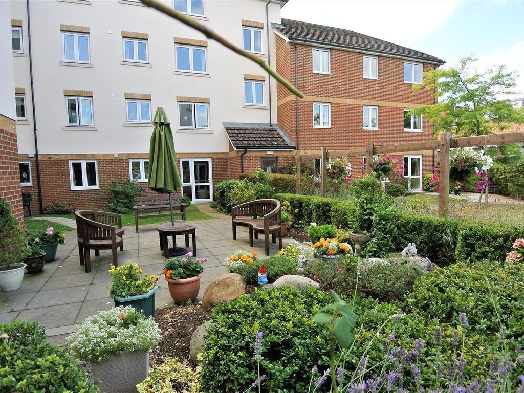 Perrin Court, Parkland Grove, Ashford TW15  