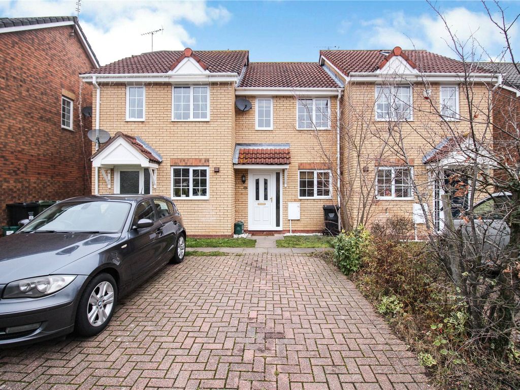 2 bed terraced house to rent in Armath Place, Langdon Hills, Basildon