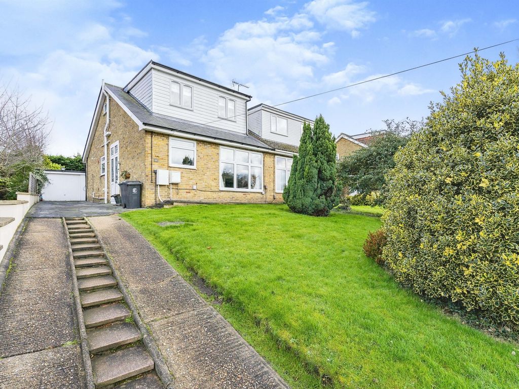 3 bed semidetached house for sale in Highland Road, Nazeing, Waltham