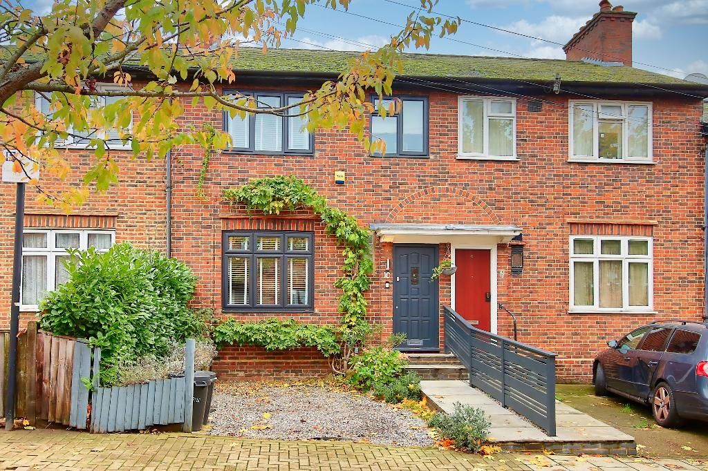 4 bed terraced house to rent in Gorse Rise, London SW17, £3,500 pcm