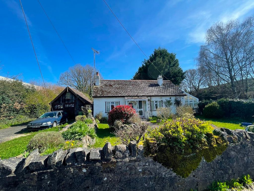 2 bed detached bungalow for sale in North Road, Okehampton EX20, £