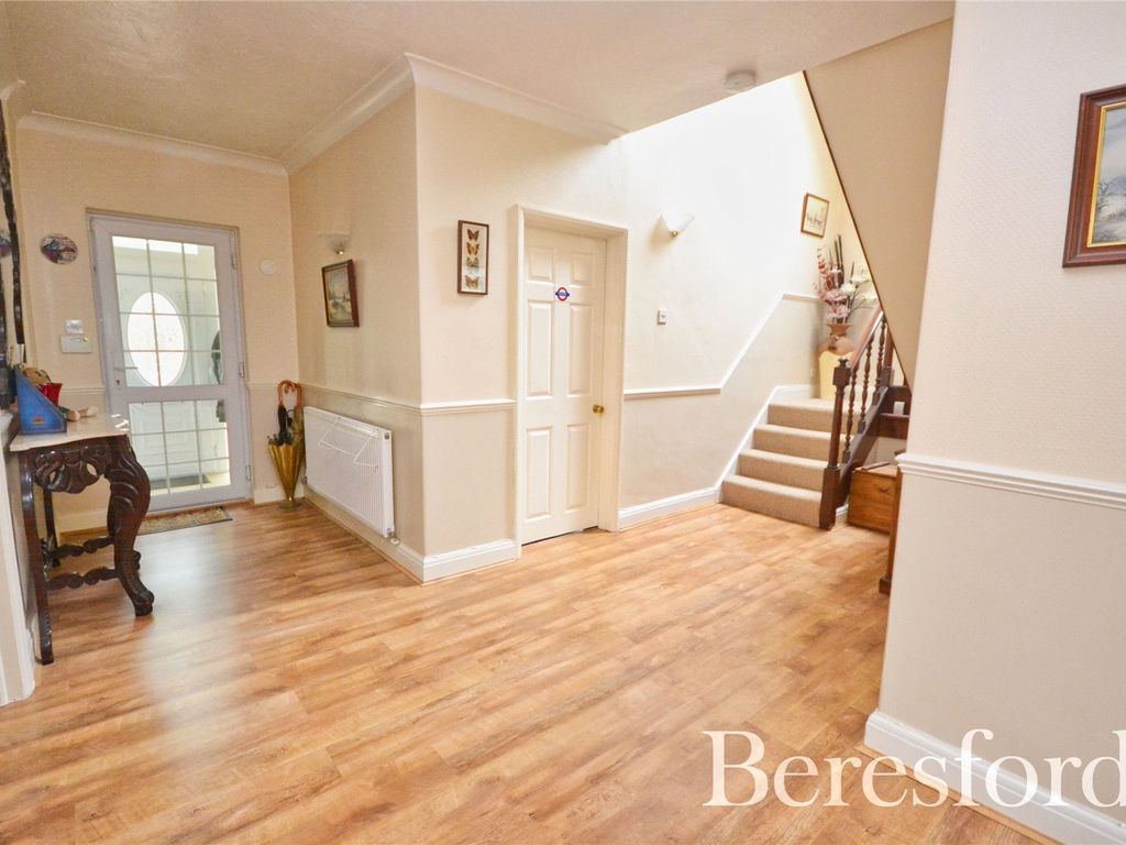 Little Gaynes Lane, Upminster RM14  